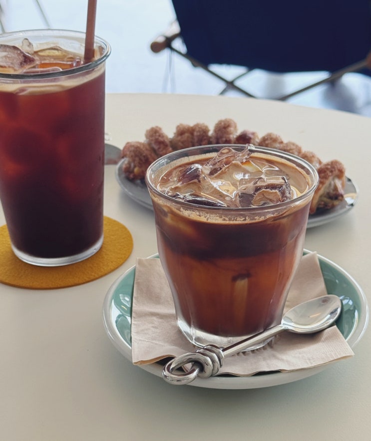  거제도 문동 감성카페 에버어뮤즈, 거제 아주 맛집 진빼이육 돼지방어