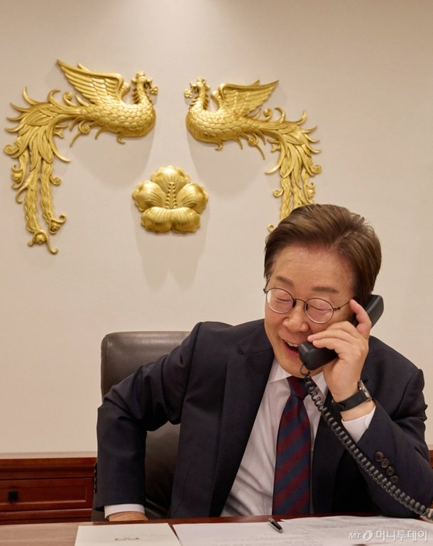 [속보] 이재명 <b>대통령</b>, '<b>대통령 시계</b>' <b>제작</b> 결정! 그 이유는?