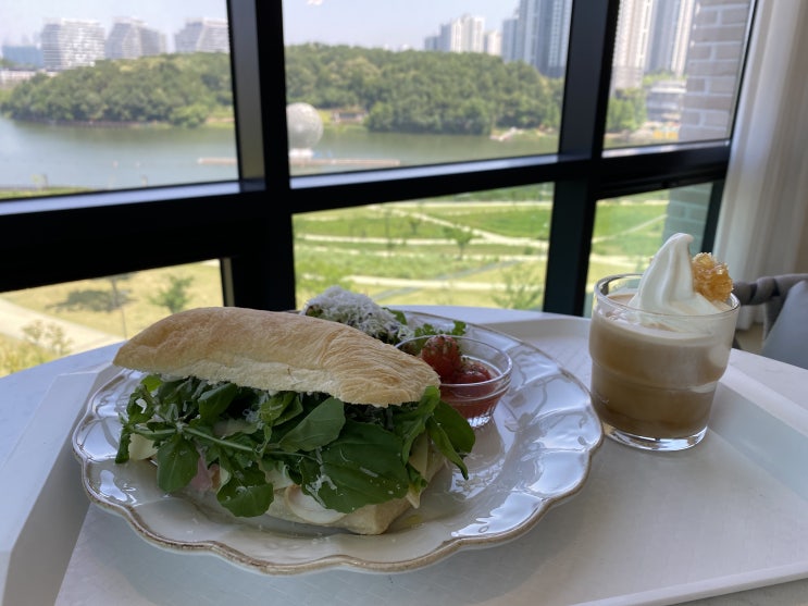  동탄 뷰맛집 카페 라크드미엘