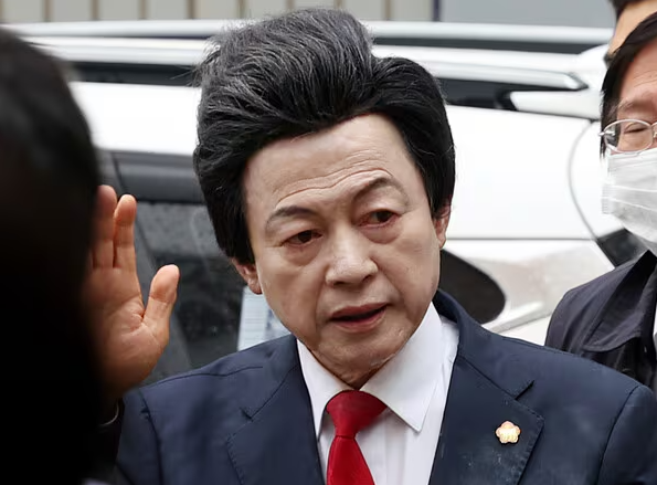 <b>허경영</b>의 민낯…사기·성범죄·정치자금법 위반 <b>구속기소</b>