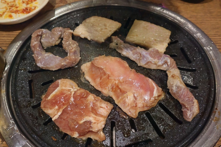  신선한 소고기와 행복한 기억을 만드는 부천역 맛집, 우리동네 소고기무한리필 부천역점