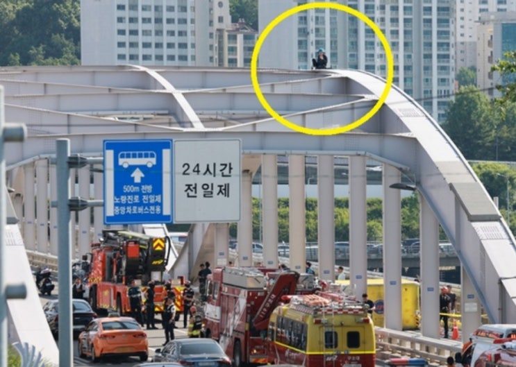 <b>한강대교</b> 고공<b>농성</b> 원인 이유 <b>아동시설</b> 폭력 진상규명 50대... 