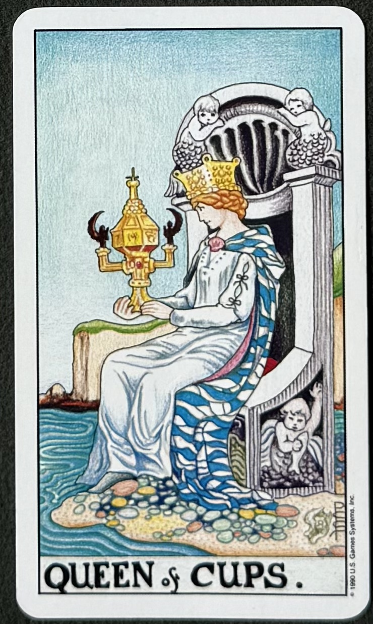 타로 카드 78장 리뷰, 11th 궁정 카드. 컵의 여왕( QUEEN OF CUPS )