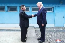 <b>트럼프</b>, <b>김정은</b>과의 소통 원해.
