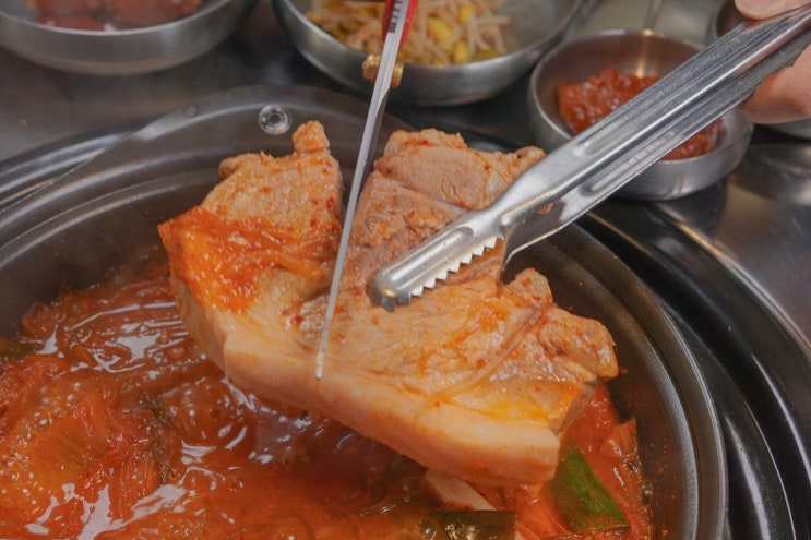  신사동뽈살, 질 좋은 돼지고기로 특별한 맛을 자랑하는 맛집