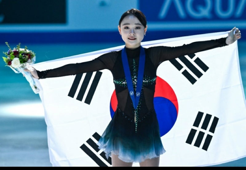 김채연, 한국 피겨의 새로운 스타로 떠오르다 :대학 진학을 미룬 진짜 이유