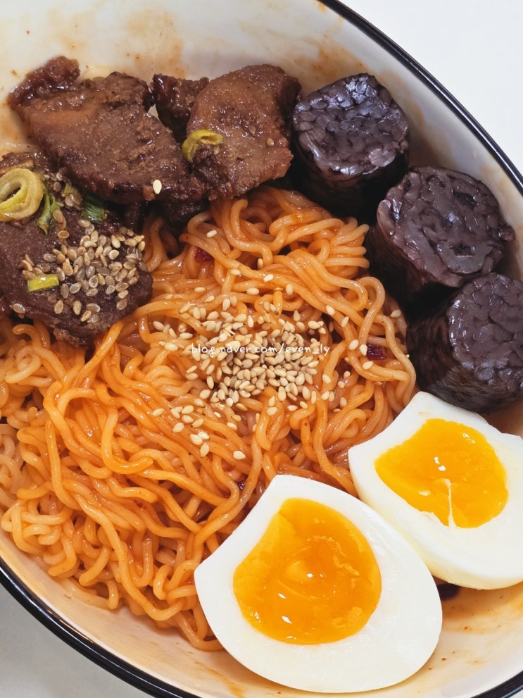  여름철에 불냉면 생각날땐 팔도비빔면 매운맛 추천