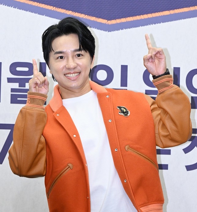  조정식 영어 강사, 문항 거래 의혹 부인…‘티처스2’ 인터뷰 예정대로 참석