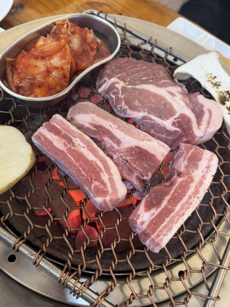  군포역맛집 삼겹살 갈비 가족외식으로 좋은 여우화로