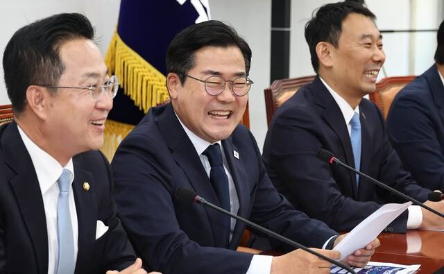 더불어민주당 차기 당대표, <b>박찬대</b> vs 정청래 대결 구도…7월... 