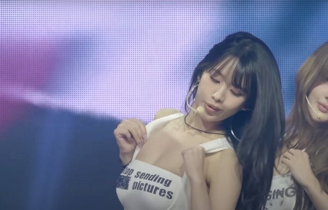 끈을 갑자기 왜 튕겨…이해인 빠진 키스오브라이프, 멤버들이 아깝다