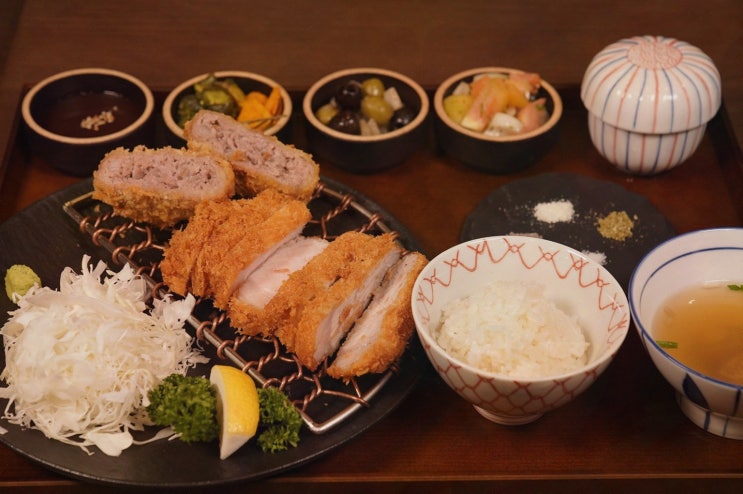  특별한 로스카츠와 함께하는 여의도점심맛집 카츠아지