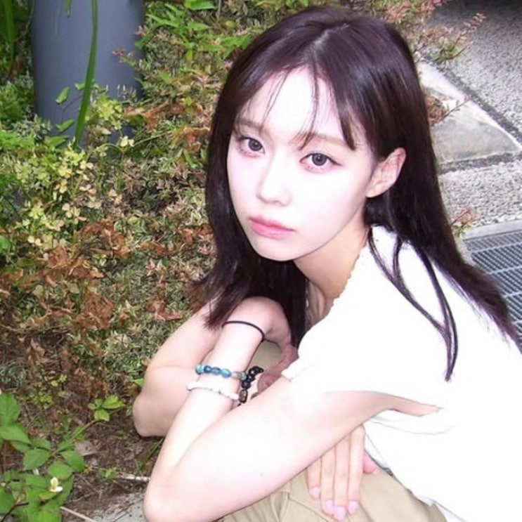  윈터 인스타 코디, 화이트 레이스 블라우스 정보