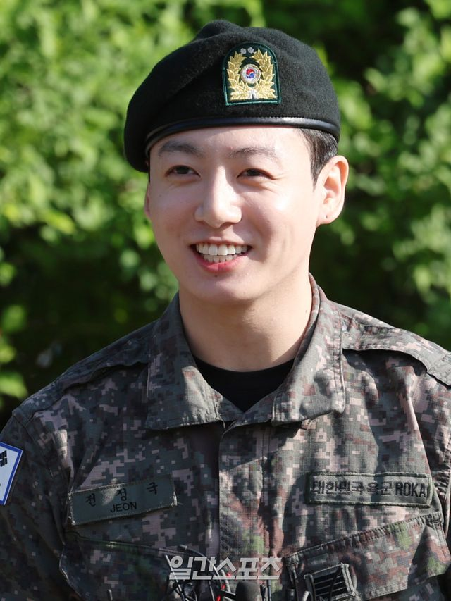 BTS 정국 전역 당일에… 중국인 <b>여성</b>, ‘<b>무단침입</b>’으로 <b>체포</b>