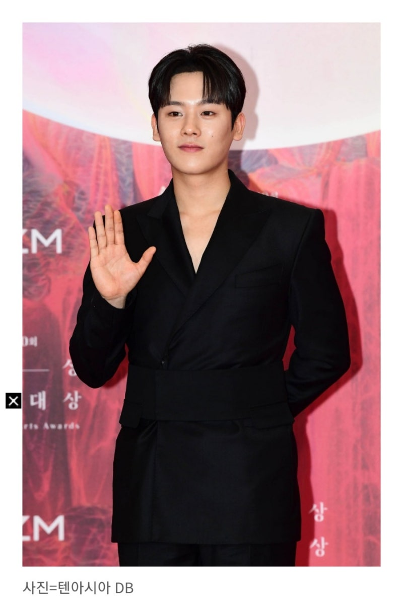 배우 이정하가 밝힌 학창 시절과 연기 비하인드 '히어로즈' 속 전교 1등 의겸과 똑같아!