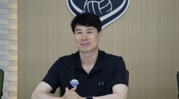 여자배구 <b>현대건설 강성형</b>감독 다시한번 외친 스피드배구... 