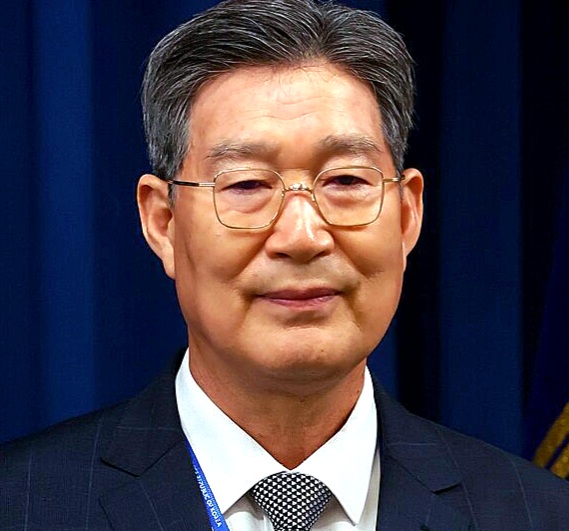 [속보] ‘차명재산 논란’ <b>오광수 민정수석 사의 표명</b>