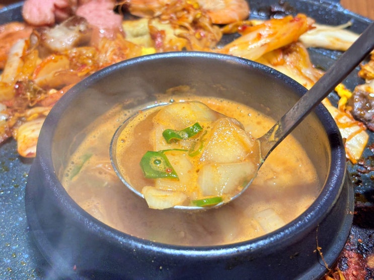  탄벌동맛집 인정합니다. 솥뚜껑 위에 고기·계란·된장·소세지까지 다 올라간 고깃집 후기