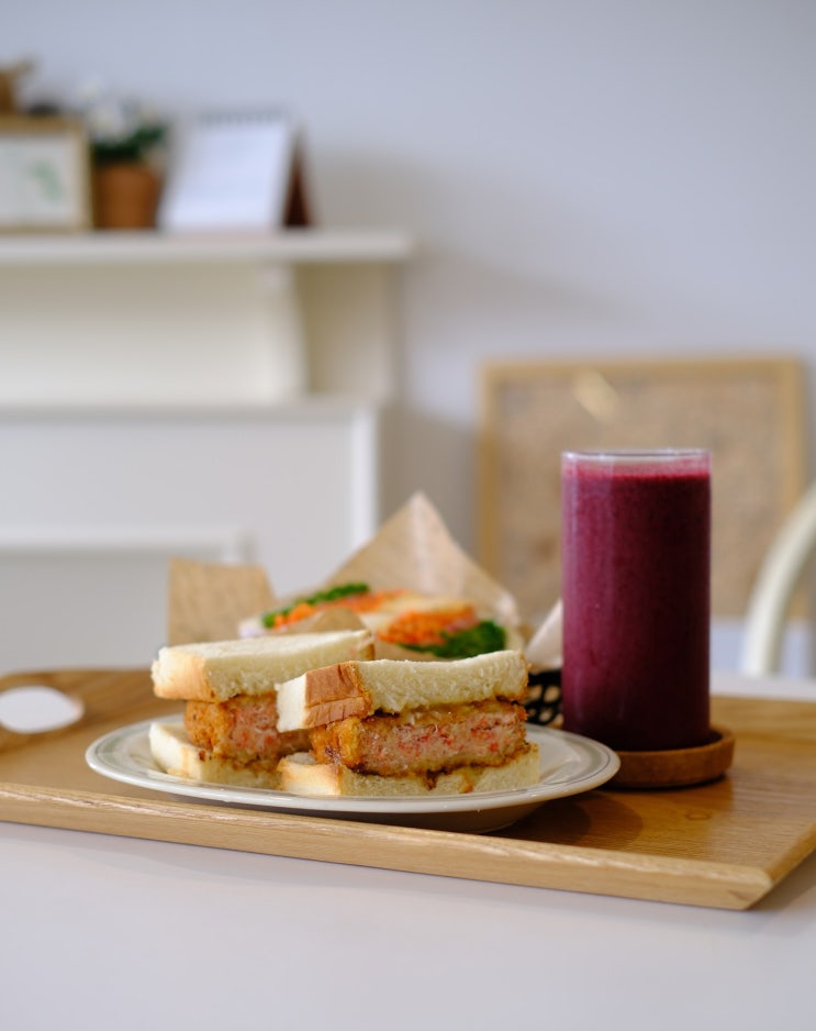  속초 샌드위치 맛집 온더밀스 홍게가츠산도