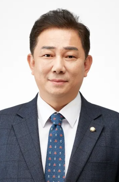 민주당 새 원내 대표에 <b>김병기</b> 블랙 요원