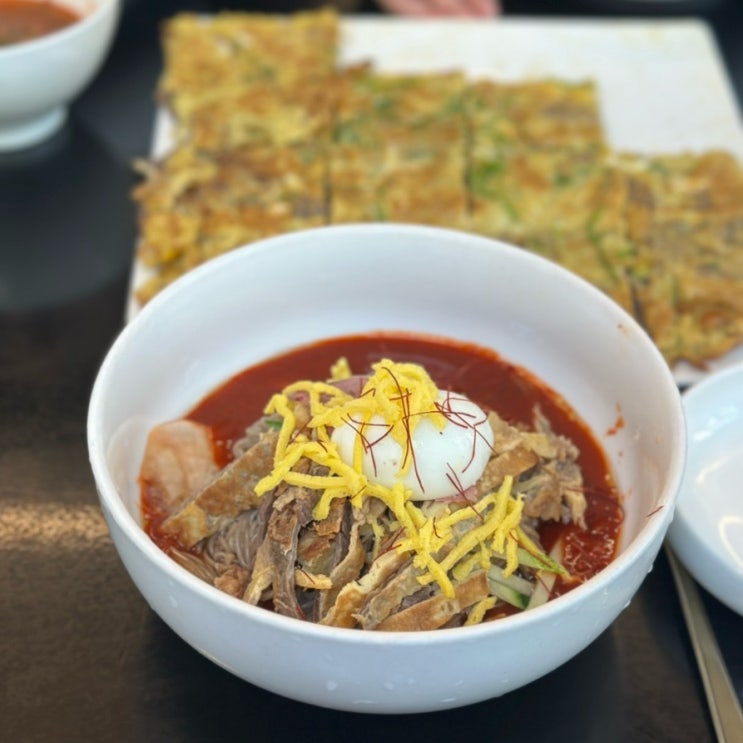 올해도 생각나 찾아갔던 하연옥 잠실점 진주 비빔냉면 육전 웨이팅은 있었지만 맛나게 먹고 온 리뷰.