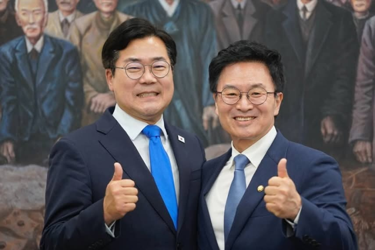 1기 <b>원내대표단</b> 기념촬영 및 감사패 전달, 금호고 선배님들... 