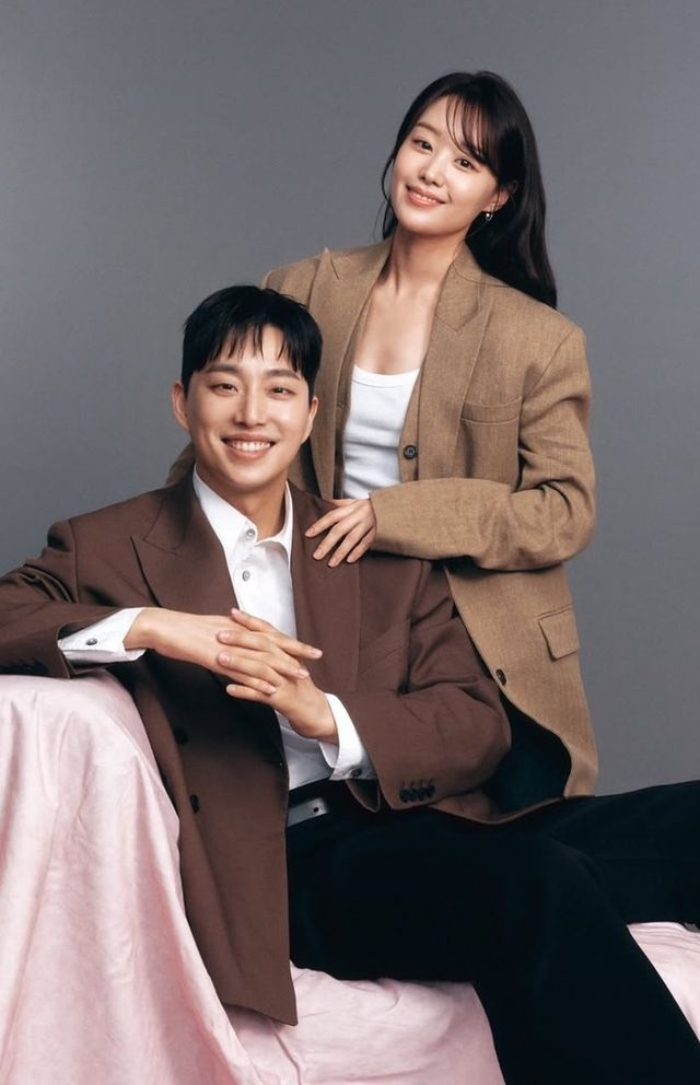  [스느스] 남매인 줄! 송지은박위, 첫 부부 프로필 사진에서 뿜뿜 데칼코마니