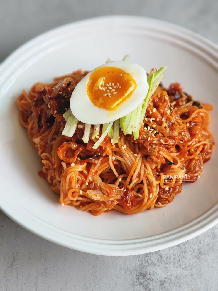 새콤매콤달콤 김치비빔국수 레시피 양념장 만들어두면 비빔국수 만드는법 쉽죠