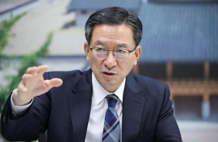 “<b>조국</b> 일가 형량 불공정…<b>사면</b> 필요” <b>정성호</b> 발언에 정치권... 