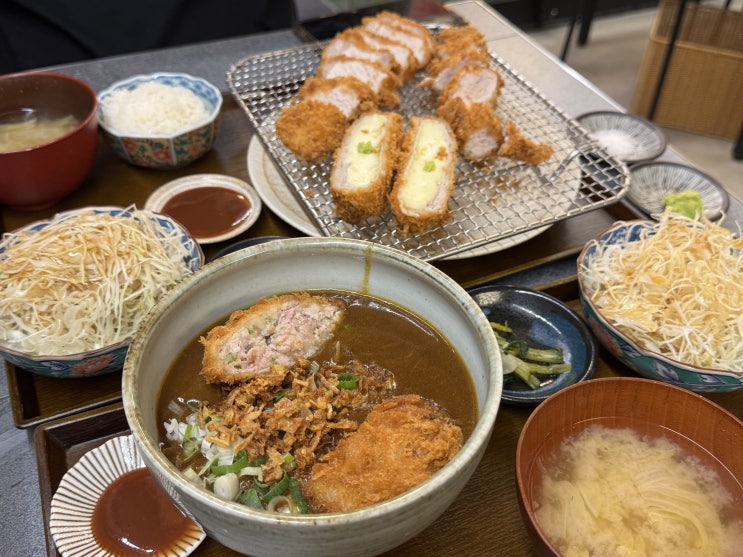  연남동 데이트 식당 추천 트리플카츠랑 청양볼카츠 매운카레덮밥에 반한 카츠몬스터