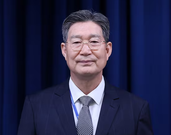 <b>오광수</b> 민정수석의 사의 표명과 <b>차명 재산 의혹</b>