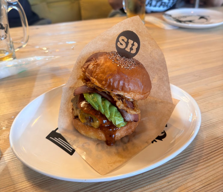  오키나와 수제버거 OKINAWA SANDBOX BURGERS