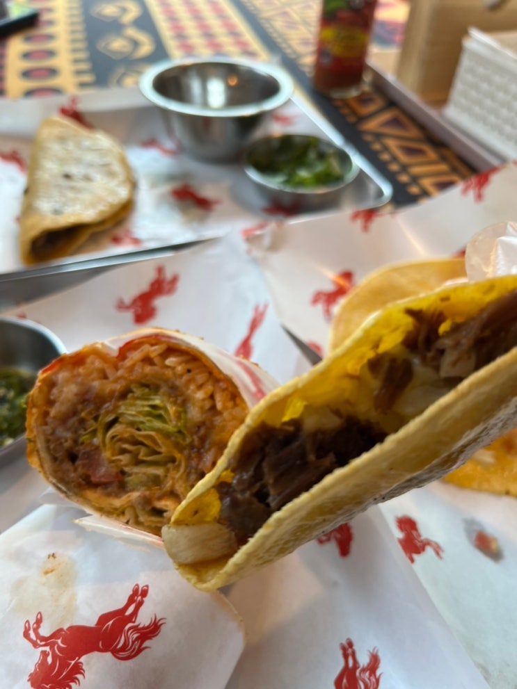 소제동 맛집 멕시코 감성 가득 홀스타코 방문 후기 (까마론타코 JMT!)