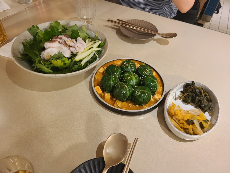  [서울숲역] 웨이팅 필수 깔끔한 데이트 맛집 추천 <난포> (돌문어간장국수, 강된장쌈밥)