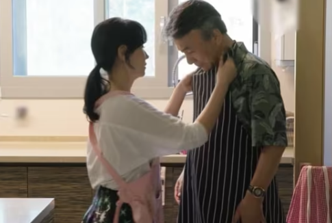 배우자 <b>아내</b> 재산 채시라 데미무어 닮은꼴 나이 <b>25세연하</b> 얼굴... 