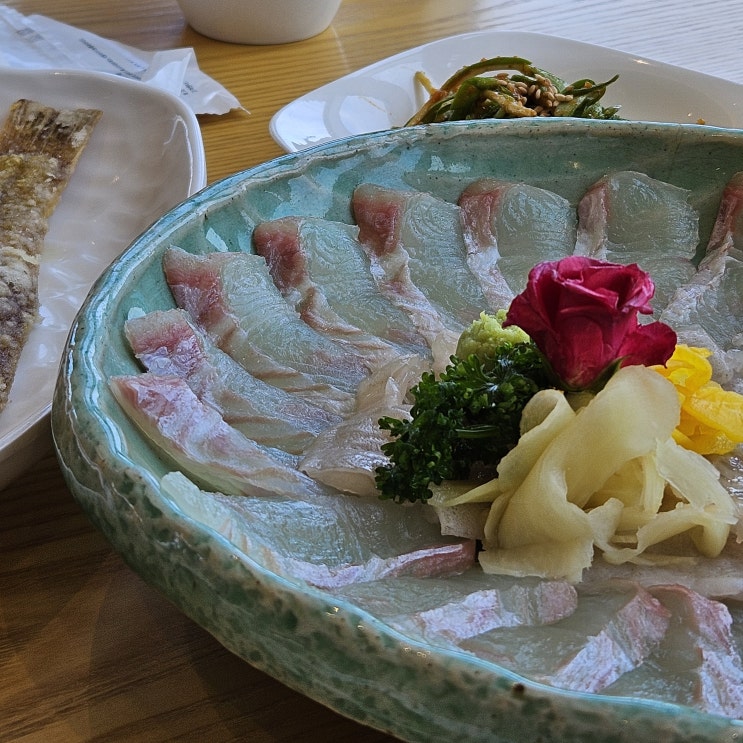  포항 영일대맛집 추천 영일정 코앞이라 뷰가 예술인 잇크랩