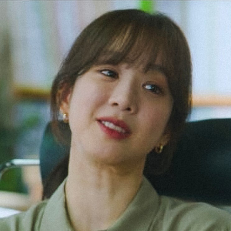  셔츠로 완성하는 사복 스타일, 정려원 패션템 3가지