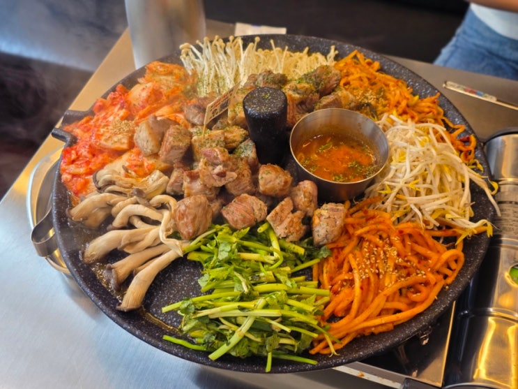  구워져서 나오는 수원역삼겹살 고기집 돼통령 수원역점