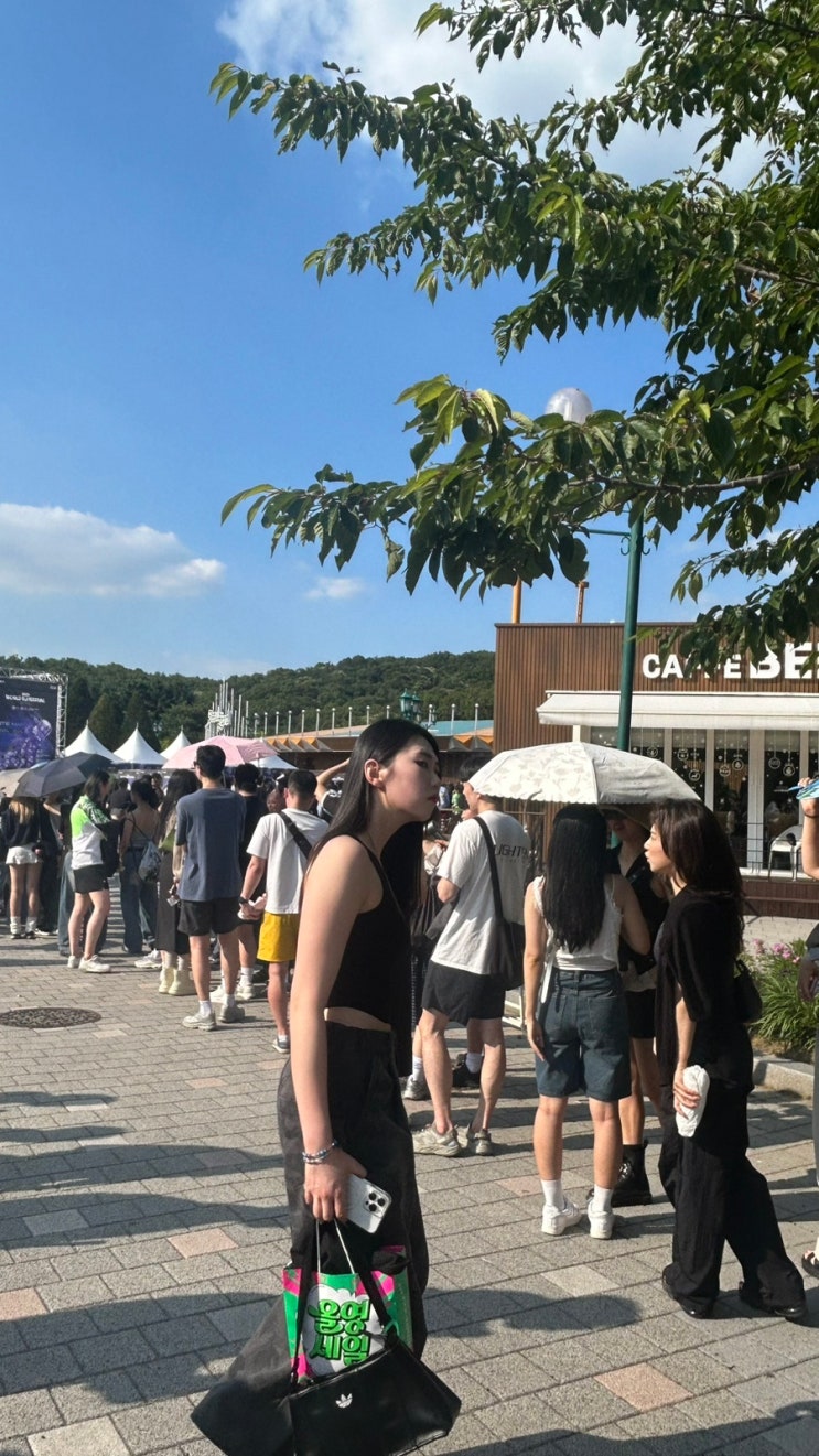  월디페 티켓 수령 줄 실화냐? 네이버 예매자만 땡볕 지옥행… 현장 운영 답 없음