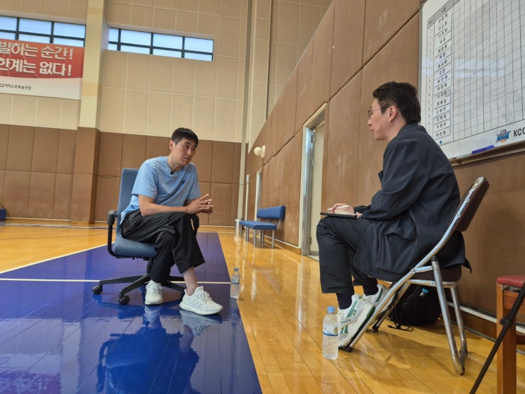<b>감독</b> 커버스토리 / 가발사건 23주년 / NBA파이널과 현대<b>농구</b>... 