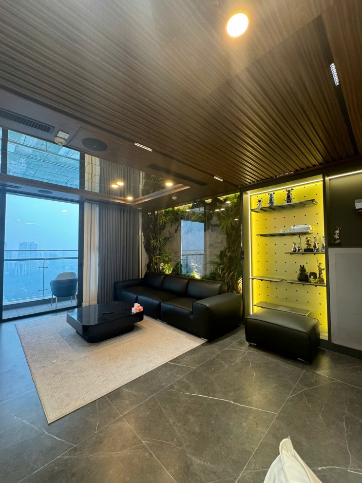 [리모델링집] 하노이 웨스트포인트 W3동 147m2 제일 넓은 2룸 풀옵션 2800만동 ( Vinhomes Westpoint ) 좋은 아파트 임대 알려드립니다