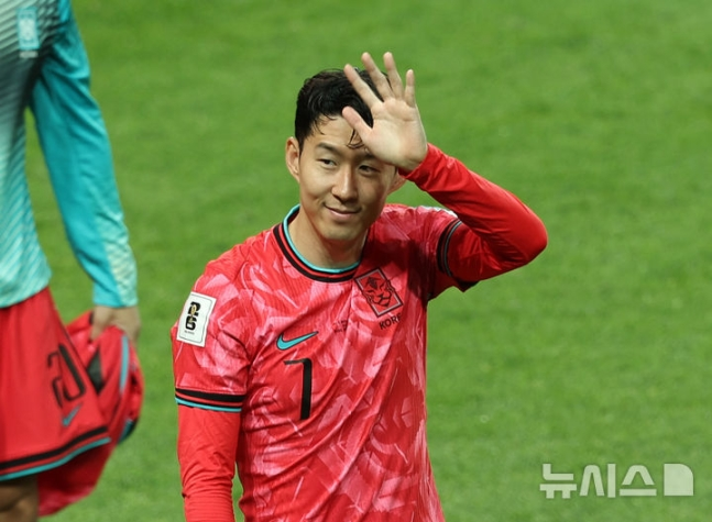 [속보] <b>손흥민</b> <b>이적설</b>, <b>페네르바체</b>? 사우디 2400억? 토트넘 새... 