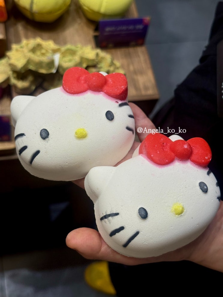  러쉬 키티 콜라보 배쓰밤, 샤워젤, 향수 산리오 헬로키티 입욕제 쇼핑