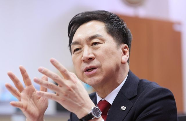 [속보] 김기현 "이재명, 음주운전·검사사칭…주권정부 아닌 전과자정부"