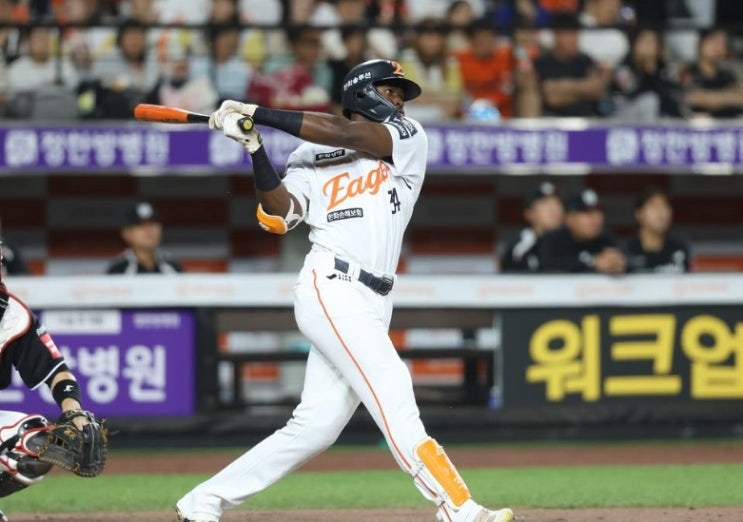 한화 <b>플로리얼</b> 재활선수 등록 결정, 6주의 시간 유력한... 