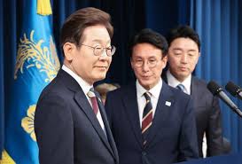 국민의힘, <b>김민석</b>·이한주 <b>거취</b> 공세…이재명 정부 인사 검증... 