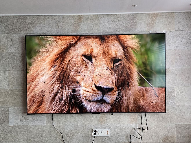  TCL 98인치 Q7C 미니 LED TV 리뷰 – 240Hz 게임도 가능한 극장급 TV