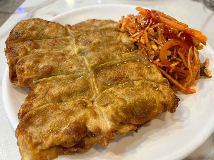  [반월당역] 대구 덕산동 현지인이 줄서서 먹는 만두 맛집 <태산만두>(비빔군만두, 만두국)