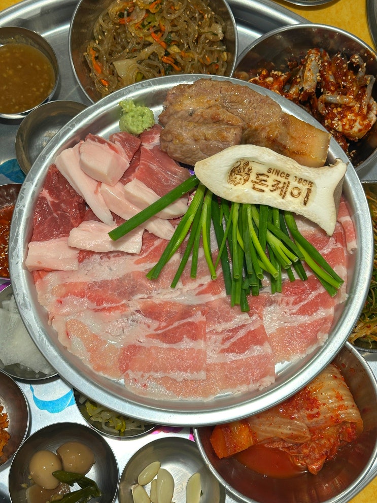  서면1번가 돈제이 대패삼겹살 노포감성 고기 맛집