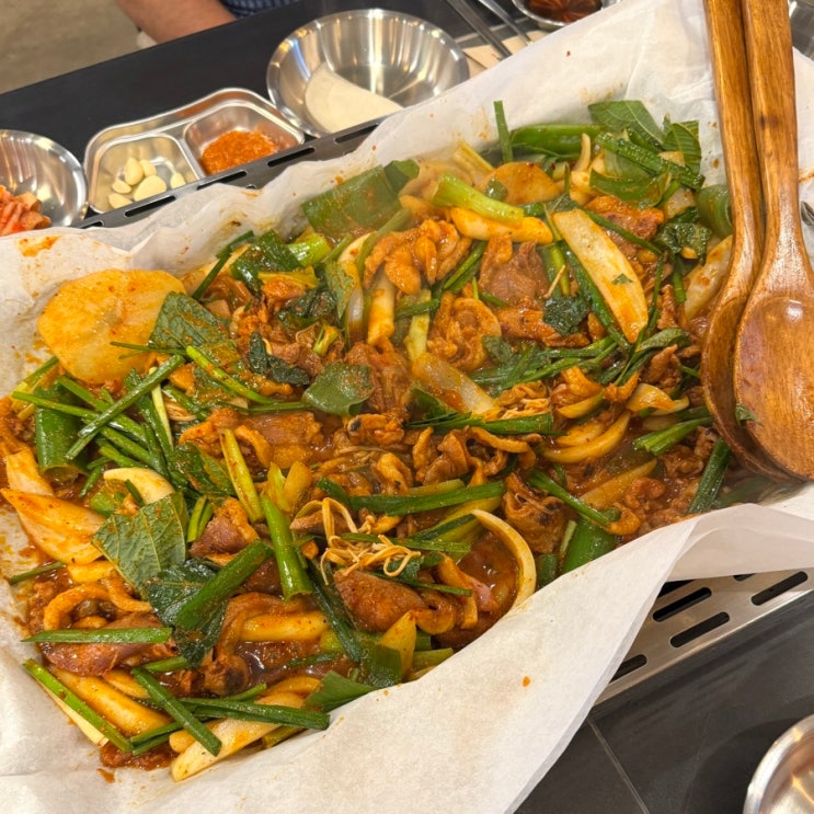  부천 신중동역 맛집 주물공장 생오리주물럭 후기